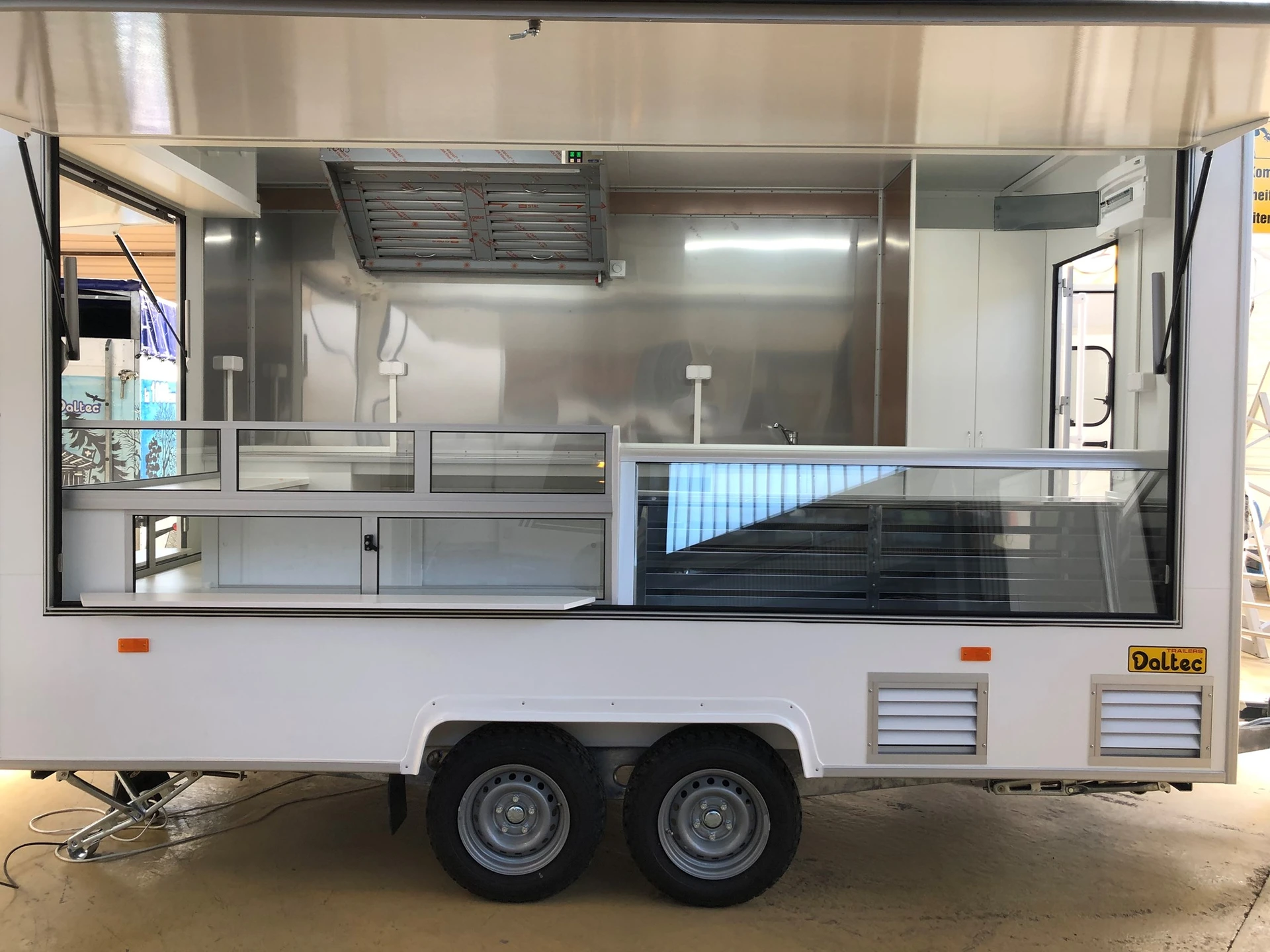Remorque stand de vente réfrigérer – Image 22