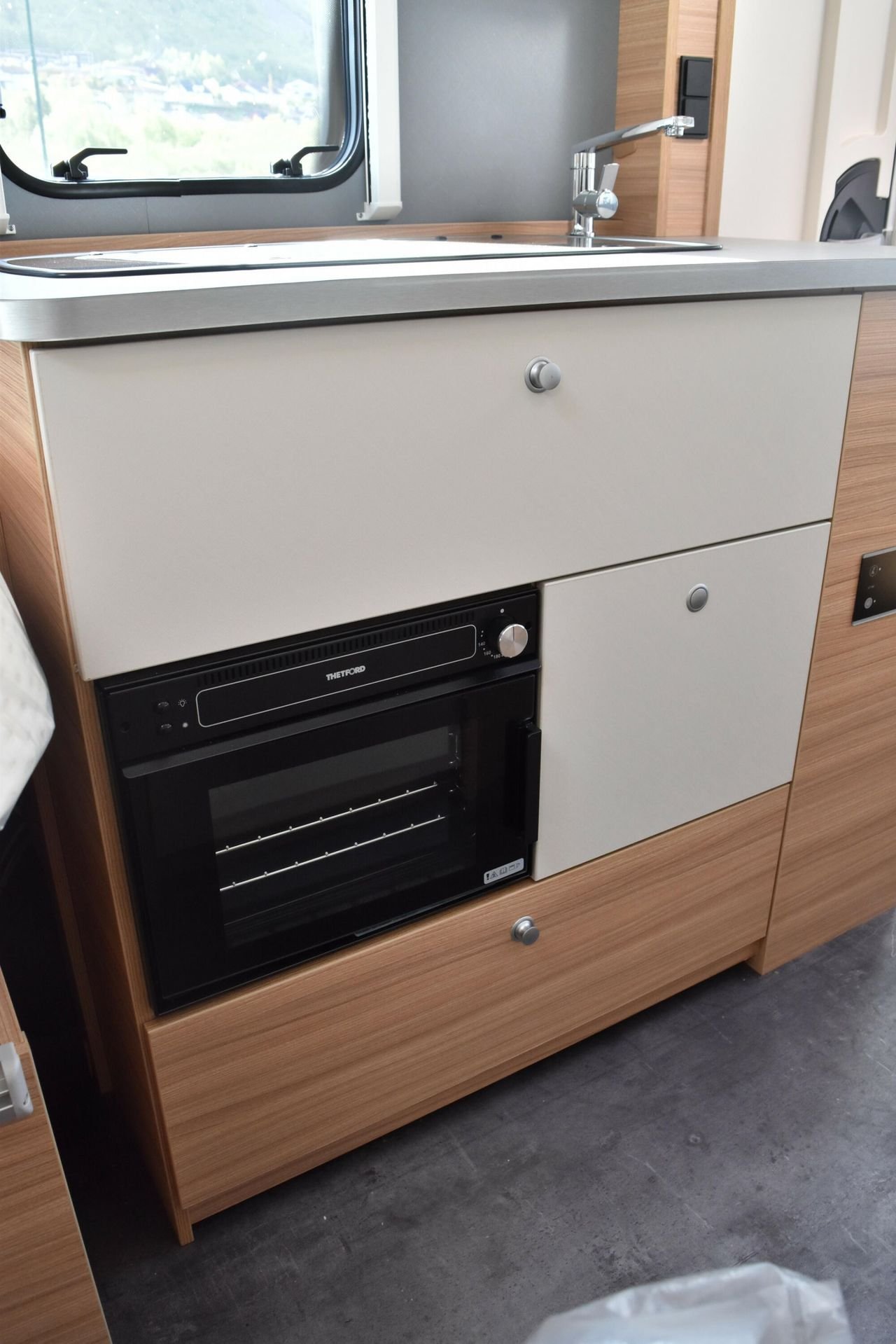 Caravane Dethleffs Camper 460 EL – Image 25