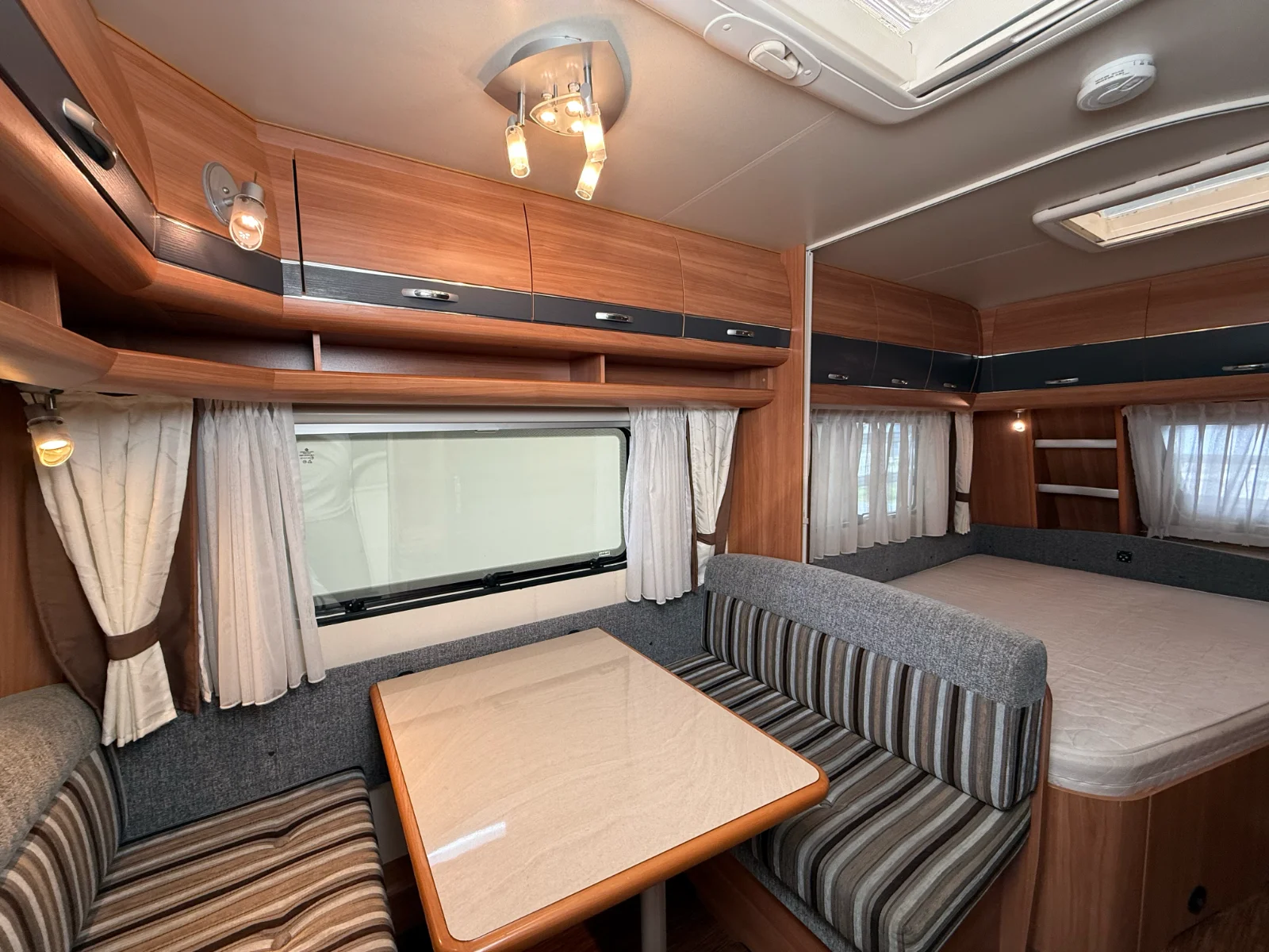 Caravane Hobby 400 SFE De Luxe – Image 8