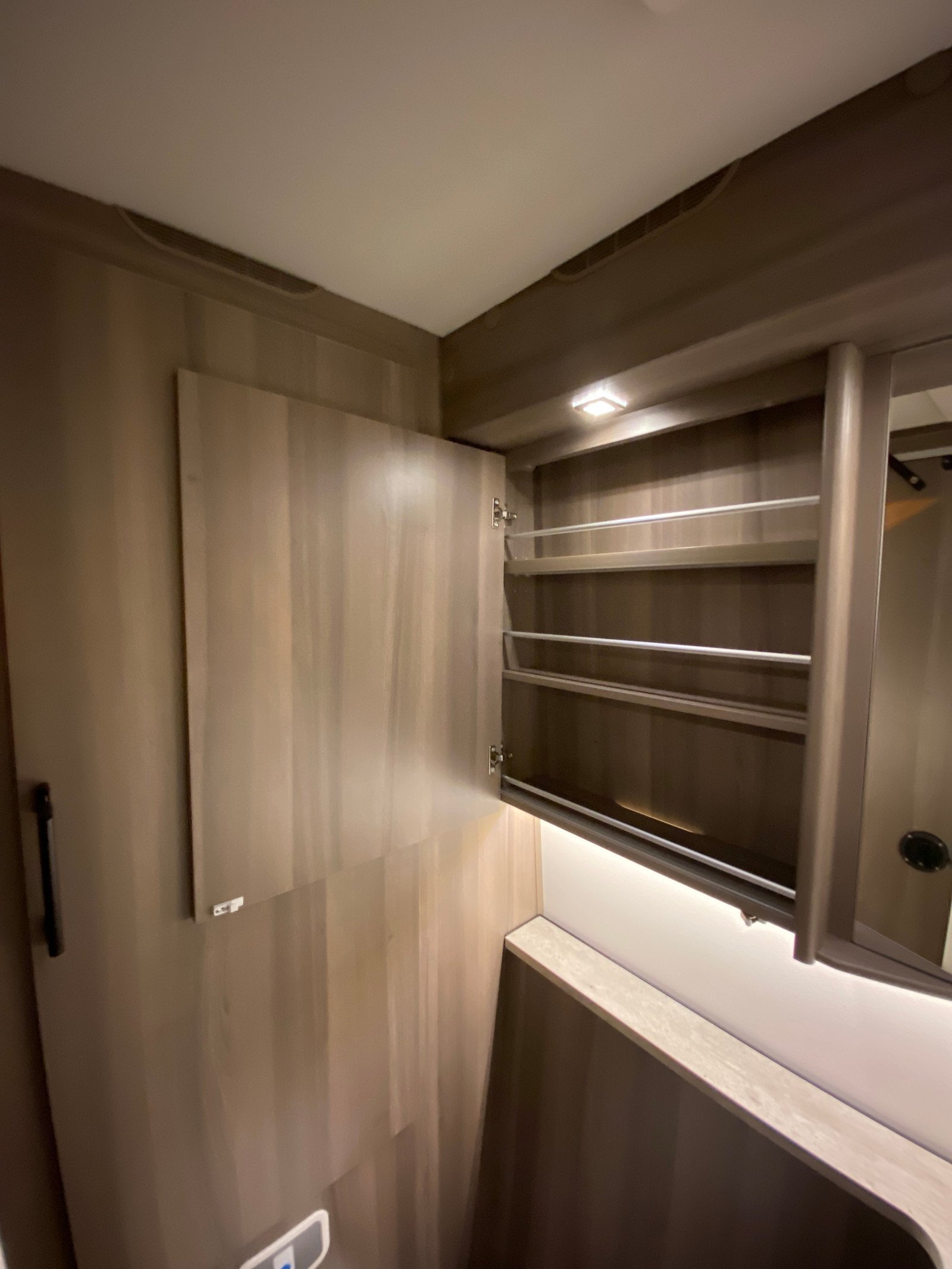 CARAVANE KABE ESTATE 600 TDL KS – Image 3