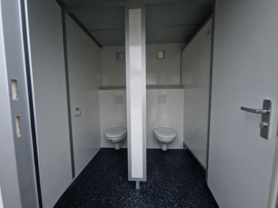 Conteneur comme habitat, remorque toilettes remorque WC remorque toilettes – Image 4